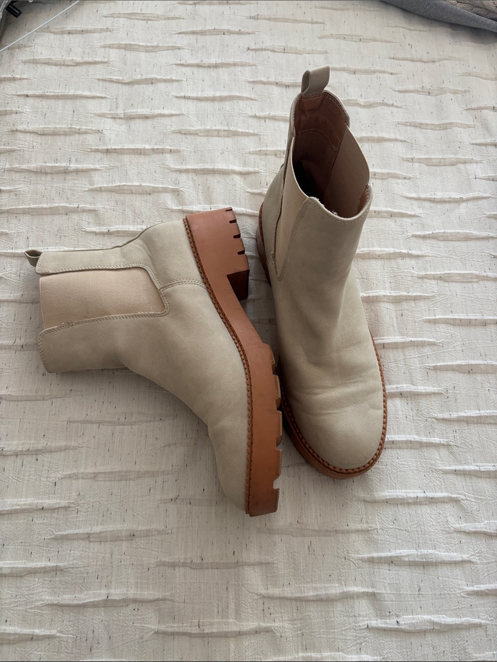 Minimal Cream Chelsea Ankle Boots with Brown Trim